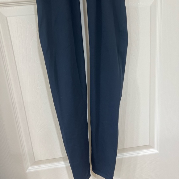 New POPFLEX Navy Crisscross Hourglass Leggings with Pockets - Smoky Navy - Picture 6 of 10